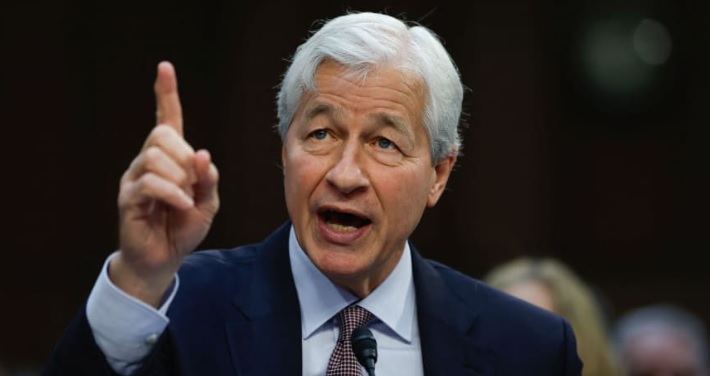 Jamie Dimon (Ceo Jp Morgan) contro criptovalute e bitcoin: “Fossi nel Governo le eliminerei subito”
