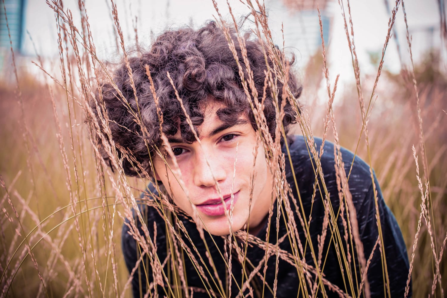 Esce “Alieno”, il nuovo singolo del cantante torinese Fellow. Sarà in gara alla finale di Sanremo Giovani 2023