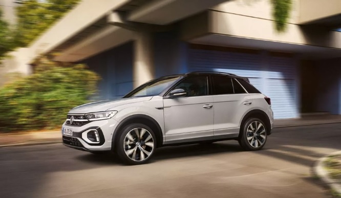 Motori – Ecco le auto più vendute in Italia nel 2023. Tutte le classifiche: diesel, benzina e ibride