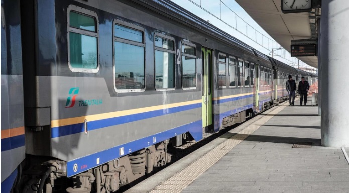 Tragedia in Piemonte – 17enne travolto da un treno, muore sul colpo. Era in ritardo a scuola
