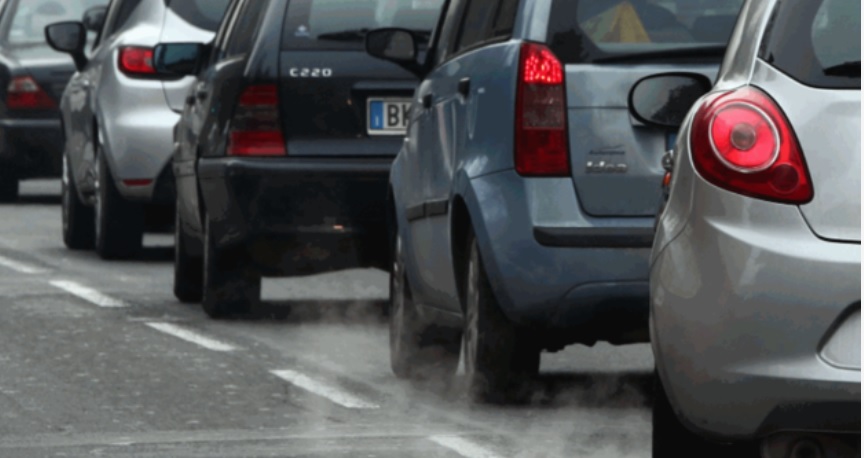 In Italia le auto sono sempre più vecchie – I dati sconcertanti dell’UNRAE