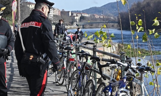 Torino – Colpì studente lanciando bici ai Murazzi: condannato a 10 anni