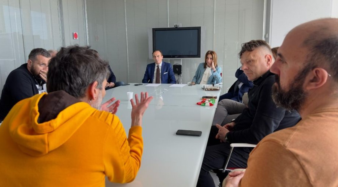 Torino – Delgrosso, Cirio e Chiorino incontrano i lavoratori: “La Regione è pronta a costituire un fondo per supportarvi”