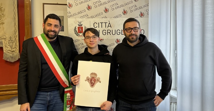 16enne salva un uomo da 5 pitbull inferociti – L’azione eroica premiata dal sindaco di Grugliasco