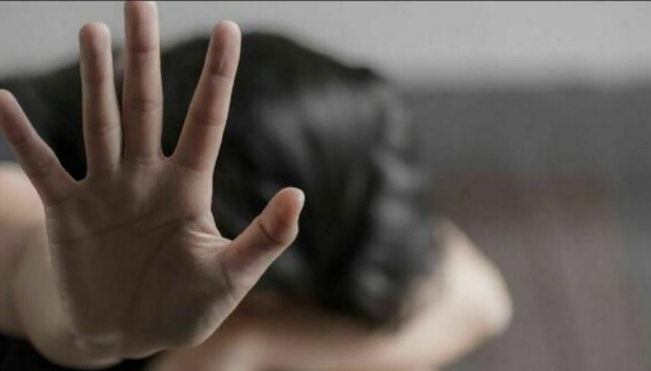 A Torino l’orrore della “Casa del crack”: studentesse e madri si prostituivano per droga: “Facevamo di tutto, per una dose”