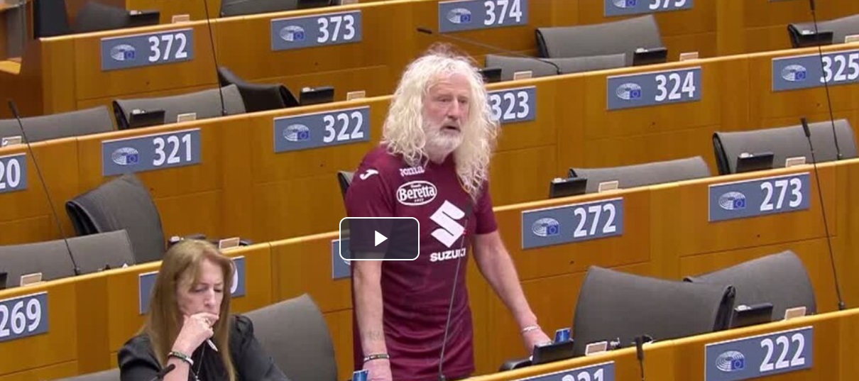 Eurodeputato irlandese insulta la Juve e grida “Forza Toro!” a Bruxelles – Cosa è successo