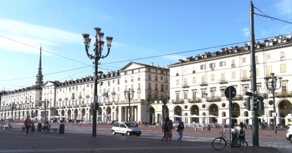 Torino – Ristorante da incubo in piazza Vittorio: sequestrati 30 kg di cibo