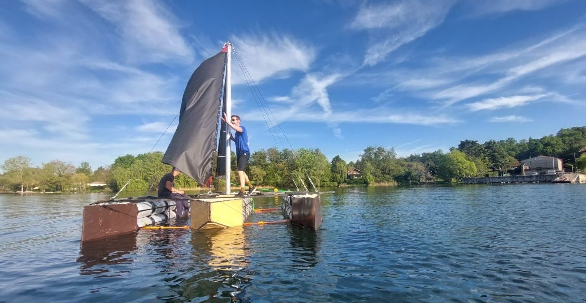 Torino – L’impresa “epica” di due Torinesi: con una zattera costruita con fusti di birra attraverseranno il fiume Vjosa, fra Grecia e Albania (173 Km)
