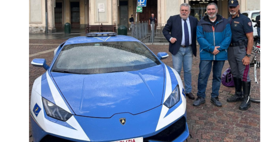 Torino – Donna salvata dal rene trasportato dalla Lamborghini, il marito ringrazia la Polizia