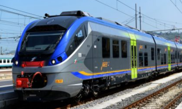 Torino-Ivrea: ancora treni cancellati: “Biglietti più cari, ma sempre gli stessi disagi”. La denuncia