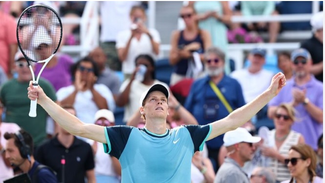 Super Sinner – Batte Zverev dopo una battaglia di oltre 3 ore e vola in finale a Cincinnati