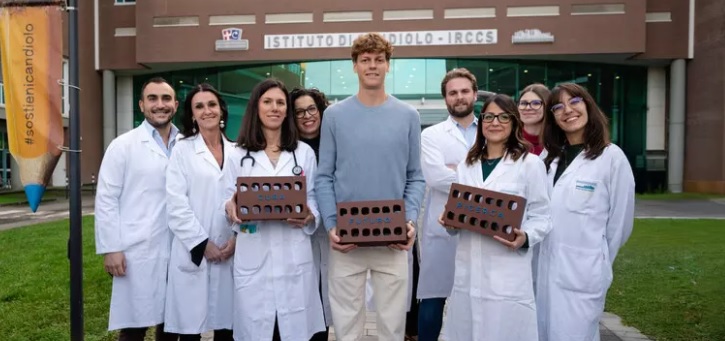 Torino – Il bel gesto di Sinner: 100 mila euro a Candiolo per la ricerca sul cancro