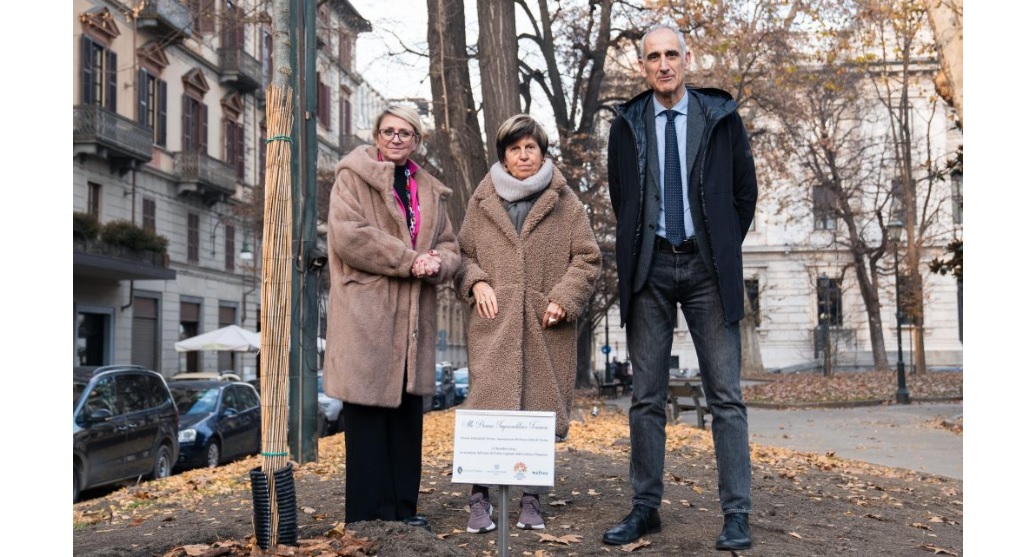 A Torino messo a dimora un olmo dedicato alle donne imprenditrici torinesi: “Fondamentali per la nostra città”