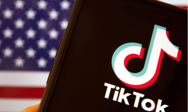 TikTok oscurato negli Stati Uniti – Poi il messaggio agli utenti “Per fortuna è arrivato Trump”