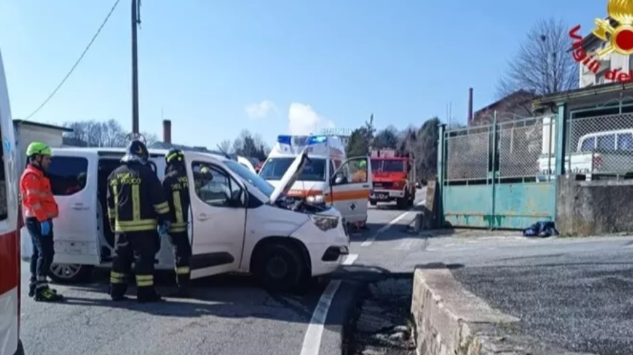 Piemonte – Uomo incastrato nell’abitacolo dopo incidente. Salvato dai Vigili del Fuoco