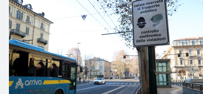 Torino – Boom di multe con le telecamere sulle preferenziali: oltre 400 in 5 giorni. “A fine anno saranno 10mila”