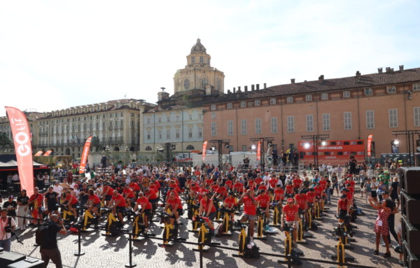 A Torino si accende la passione per la Vuelta – Grande successo per la presentazione delle squadre nel cuore della città