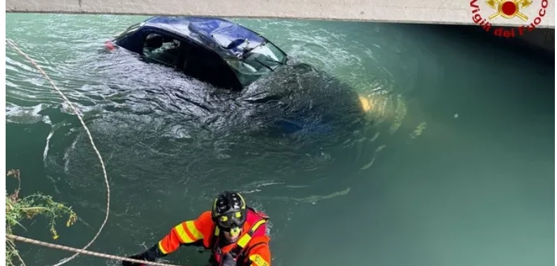 Paura in Piemonte – Auto finisce nel canale, persone intrappolate a bordo: arrivano i Vigili del fuoco