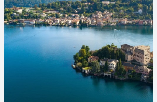 Dramma in Piemonte – Muore a 18 anni dopo un tuffo nel Lago: cosa è successo