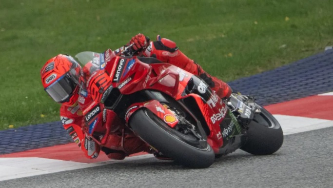 Moto GP – Trionfo Marquez, è ‘imperatore’ d’Austria. Bagnaia crolla nel finale. Cade Martin: l’arrivo