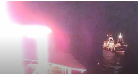 Colpita da un Drone la ‘Global Sumid Flotilla’ verso Gaza – A bordo anche Greta Thunberg: cosa è successo