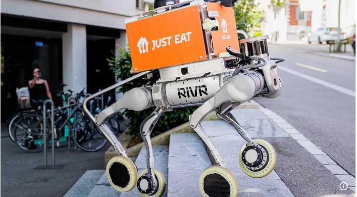 A Zurigo cani robot portano il cibo di Just Eat – “Rivoluzione nelle consegne, presto anche nelle altre città europee”