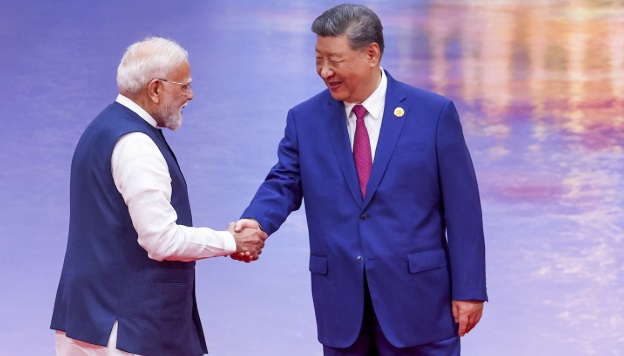 Xi, Putin e Modi puntano ad un nuovo ordine globale – I leader di Cina, Russia e India rivendicano un “vero multilateralismo”. L’analisi del summit a Tianjin