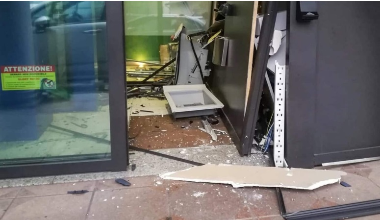 Piemonte – Esplosione nella notte: banda criminale fa saltare il bancomat della BPM. Cosa è successo