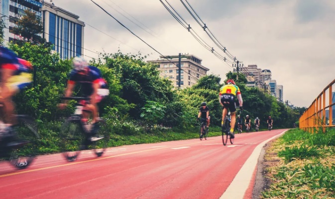 Torino – Trasformazione in corso Racconigi: una nuova pista ciclabile immersa nel verde