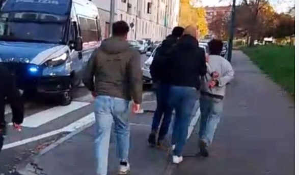 Torino – Scontri davanti al liceo. Ragazzino ammanettato dalla Digos: “Ho ancora i segni sui polsi”