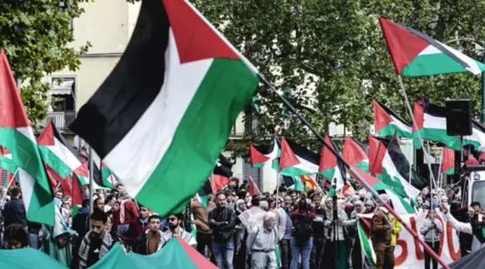 A Torino il nuovo corteo Pro Pal – “La tregua è la vittoria della Resistenza Palestinese”