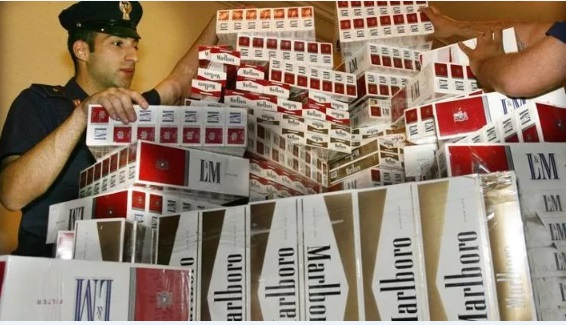 Torino – Milioni di sigarette illecite e con marchi contraffatti, scoperte ben 5 fabbriche in zona nord: 50mila pacchetti al giorno