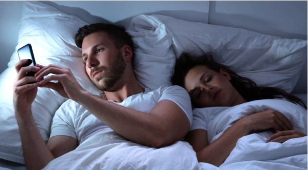 Infedeltà coniugale in Italia- Quante relazioni clandestine durante il matrimonio? I numeri da brivido di una ‘realtà sommersa’