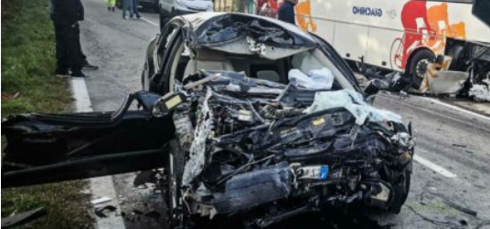 Dramma nel Torinese – Auto contro scuolabus: 20 feriti, muore l’automobilista