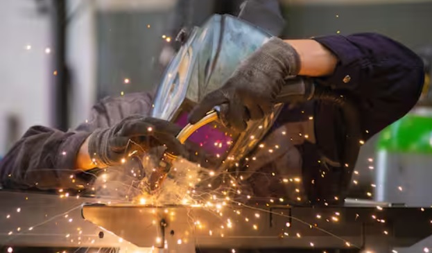 Contratto Metalmeccanici, dopo 17 mesi la firma: aumento di 205 euro. ”Un segnale di fiducia e stabilità per le imprese e i lavoratori”