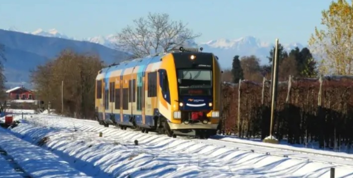 Da Torino parte il “Treno della neve”: andata e ritorno, skypass (e navetta) a 59 euro. Ecco le novità
