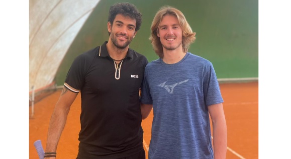 Berrettini torna ad allenarsi sulla terra rossa, insieme al torinese Gianluca Bellezza – La ripresa dopo il forfait all’Australian Open