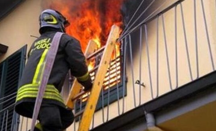 Torino – Incendio in casa alla Crocetta: muore una donna