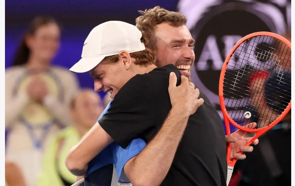 Batte clamorosamente Sinner e vince 1 milione di dollari – Chi è il dilettante vincitore dell”One Point Slam’