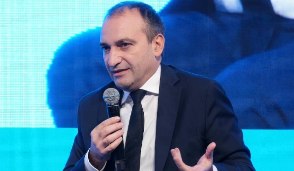 Lo Russo vuole rilanciare Barriera di Milano: “Sgomberata l’area degradata della piscina Sempione. La restituiamo al quartiere”.