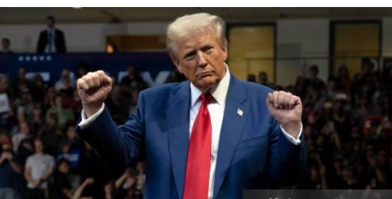 Trump, da quando è di nuovo Presidente il suo patrimonio è cresciuto del 183%. E’ fra le persone più ricche al mondo