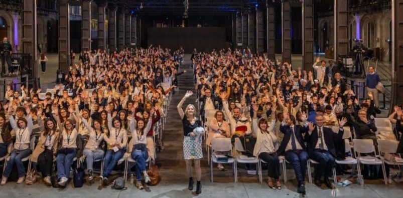 A Torino la figlia di Bob Kennedy: 500 studenti incontrano la scrittrice e attivista – Grande successo per la Giornata sui Diritti Umani