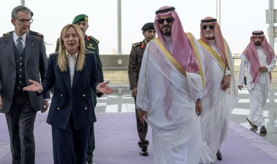 Meloni in missione nei Paesi del Golfo: “Parleremo di petrolio” – È la prima volta di un leader occidentale nell’area