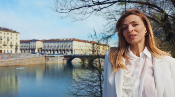 “Torino, sei così bella che lasci senza parole” – Chiambretti, Cristina Chiabotto e i Subsonica lanciano il nuovo spot TV sulla città