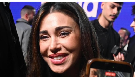 Paura per Belen Rodriguez: forti urla in casa, i vicini chiamano la Polizia – Trasportata in ospedale