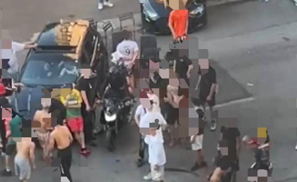 Torino – Caos a Regio Parco: quartiere ostaggio della Baby gang. Risse in pieno giorno, e anche un cane lanciato in mezzo alla folla
