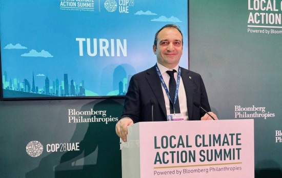 Torino – E’ Bloomberg il sindaco “ombra” della città?  Le opposizioni attaccano: “Consulenze gratis, ma ogni cosa ha un prezzo”