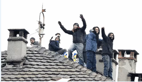 Torino, addio squatter e centri sociali – I vecchi spazi occupati diventano gelaterie, ostelli e anche palazzine di lusso