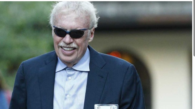 Il fondatore Nike dona 2 miliardi di dollari per la ricerca contro il cancro – E’ una delle più grandi iniziative filantropiche di sempre