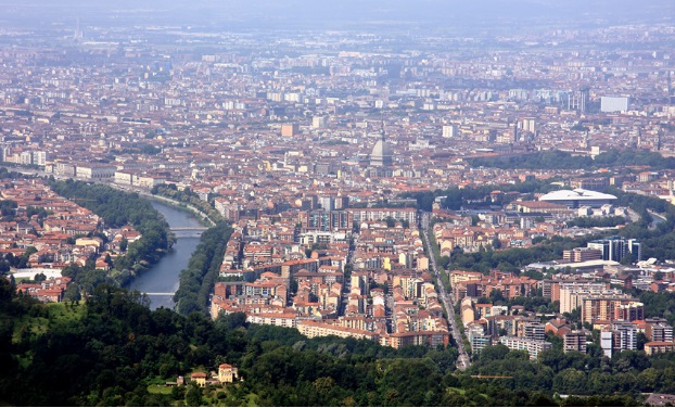 Torino – Case, la cintura di Torino supera il capoluogo: boom di acquisti tra spazio, prezzi e qualità della vita